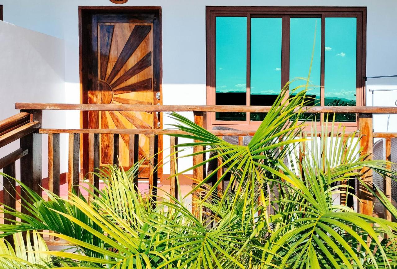 Reddoorz @ Sun Kissed Resort Guindulman Anda  Exterior photo